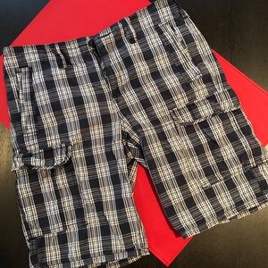 DKNY Men’s Cargo Shorts - Size 32